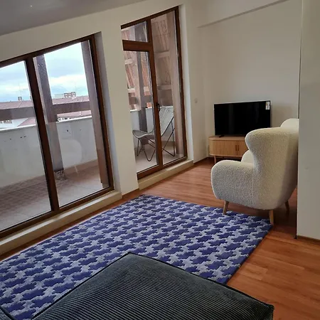 Belvedere Private 1-bedroom With Balcony *