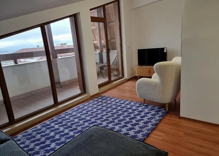 Belvedere Private 1-bedroom With Balcony *